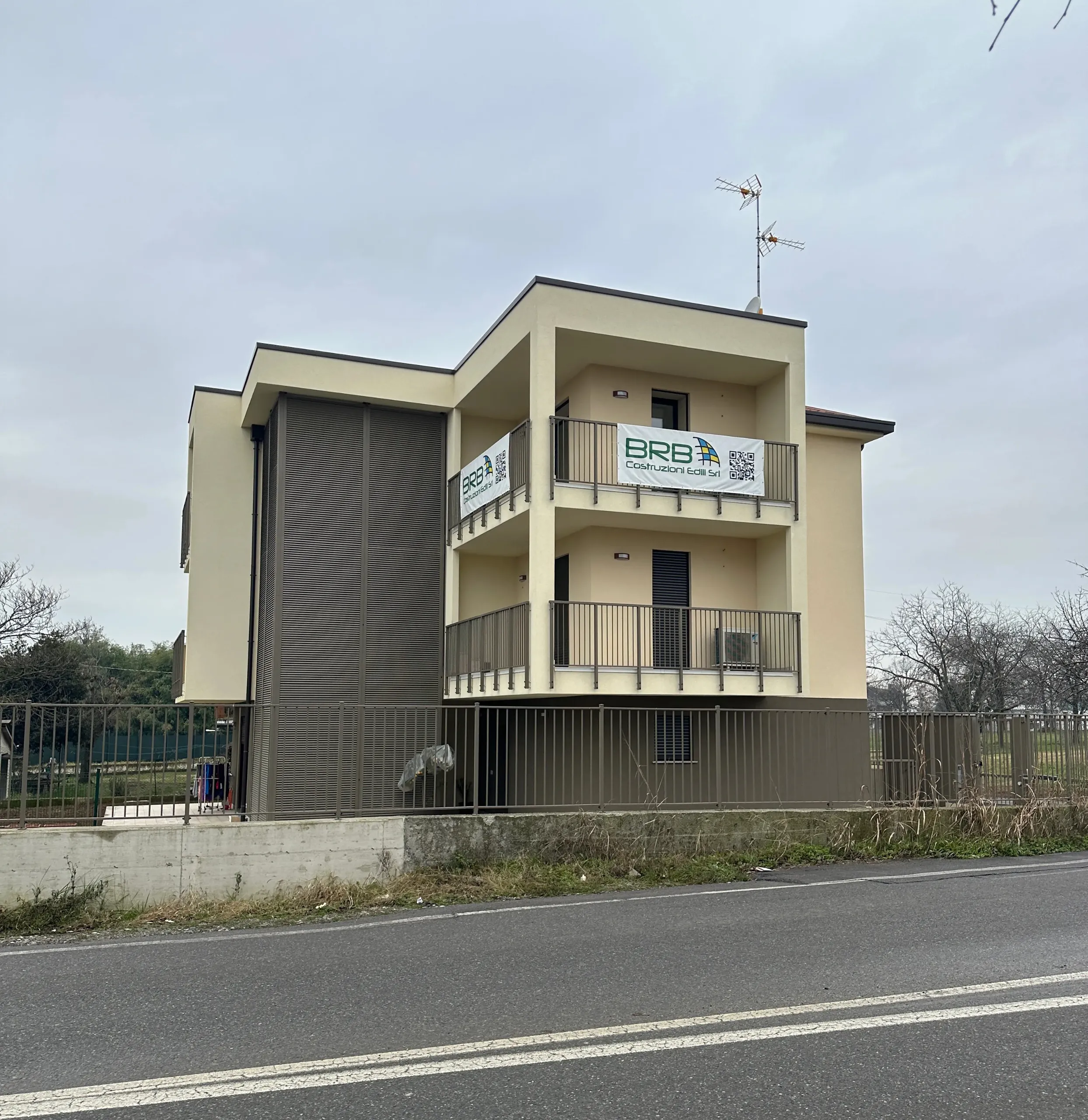 Foto di un edificio appena ristrutturato dalla Casalino Engineering, l'edificio si trova a Treviglio in provincia di Bergamo