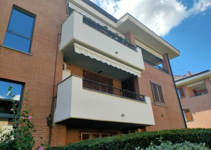 Facciate dei balconi dopo l'intervento di Casalino Costruzioni