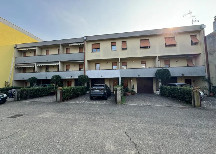 manutenzione della facciata dopo a cura di Casalino Cotruzioni