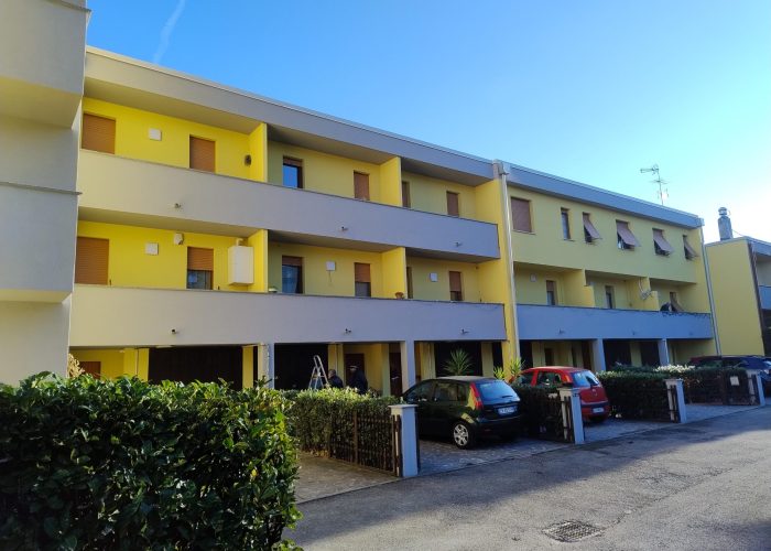 manutenzione della facciata prima a cura di Casalino Cotruzioni